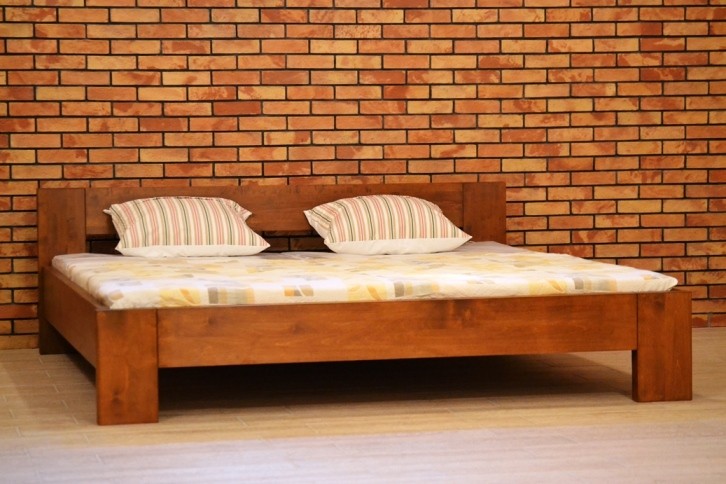 drevená postel 140 x 200