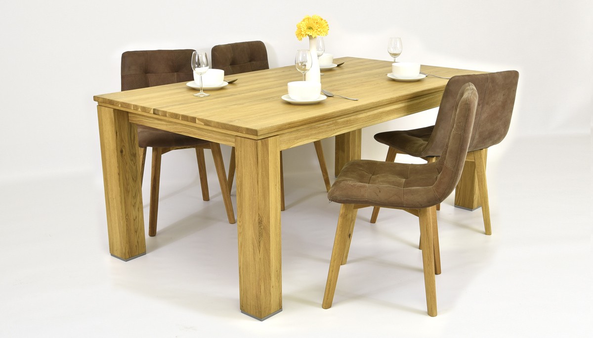Pevný dubový stôl 