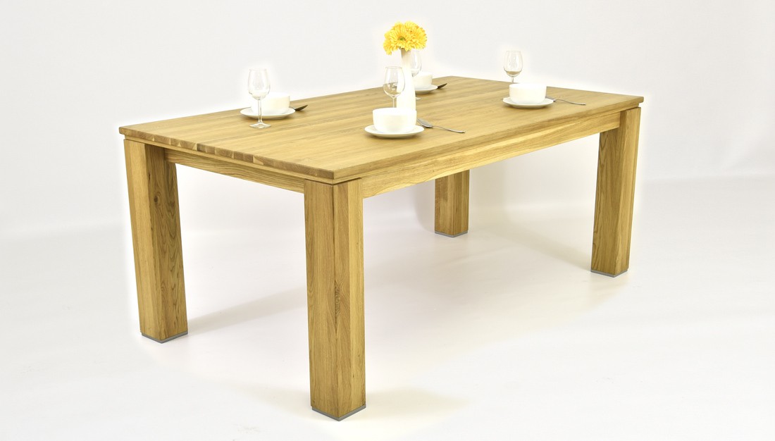Stôl do jedálne z dubu