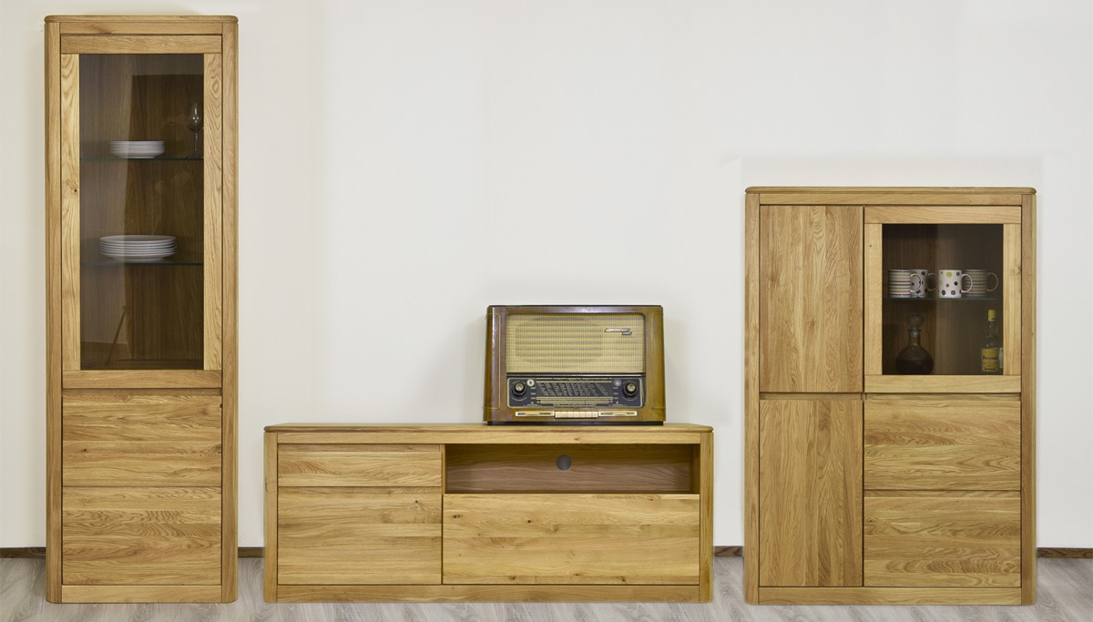 Dubový nábytok do obývačky TV komoda + vitríny