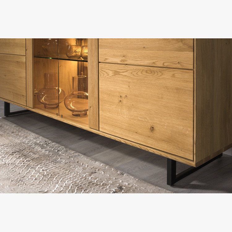 Dubový příborník s dvířky a šuplíky