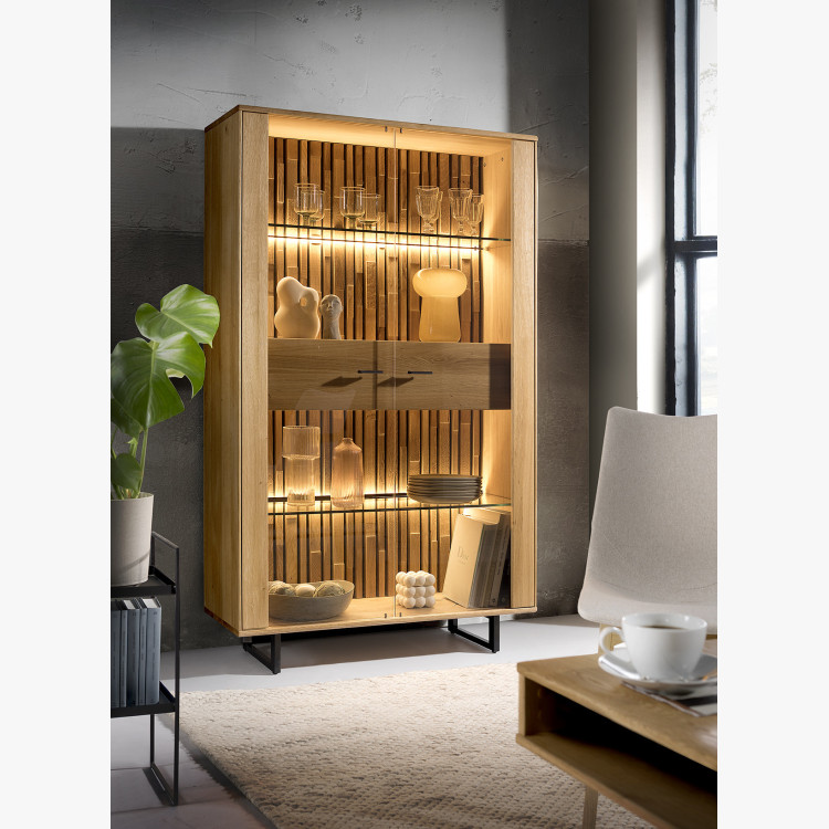 Dubový příborník s dvířky a šuplíky na kovových nohách