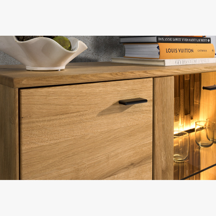 Dubový příborník na kovových nohách