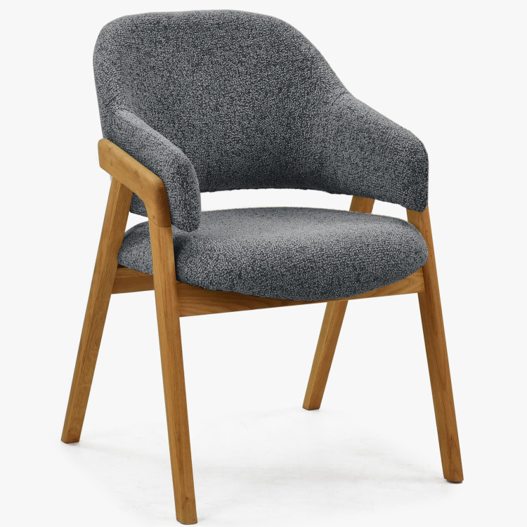 Dubova židle v tmavé barvě