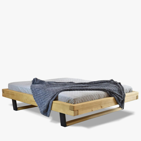 Masívni ram postele kovové nohy smrk, Laura 180 x 200