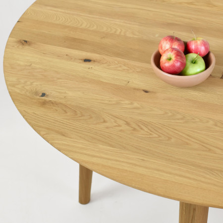 Dubový kulatý stůl o průměru 120 cm