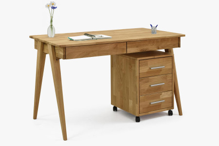 Dřevěná zasuvková komoda na kolečkách