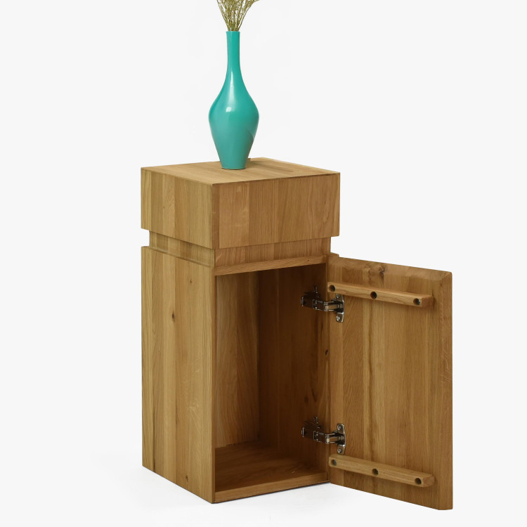 Příruční stolek z dvířky dřevěný