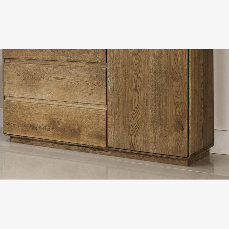 Dubová vitrina, Helsinki 45 ON