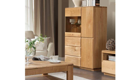 Dubová vitrina, Helsinki 45 ON