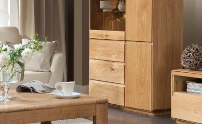 Dubová vitrina, Helsinki 45 ON