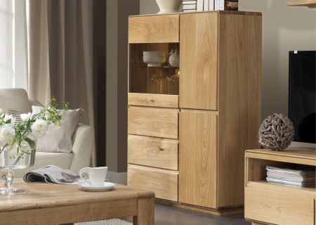 Dubová vitrina, Helsinki 45 ON