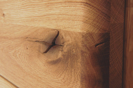 Vysoká a dlouhá komoda s dvěmi prosklenýma okny, Typ 47 ON