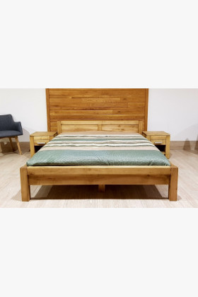 Postel z masivu Antik více rozmeru 2