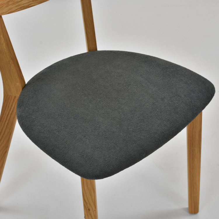 Dubová židle s tmavě šedým čalouněním