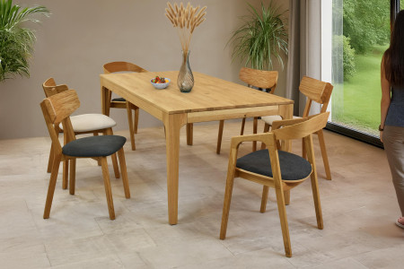 Dubová židle s tmavě šedým čalouněním