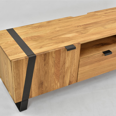 Dubová televizní komoda na kovových nohách