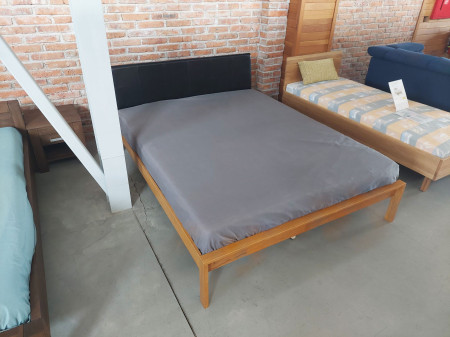 Manželská postel 160 × 200 cm