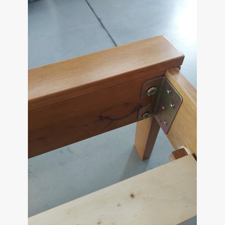 Manželská postel 160 × 200 cm