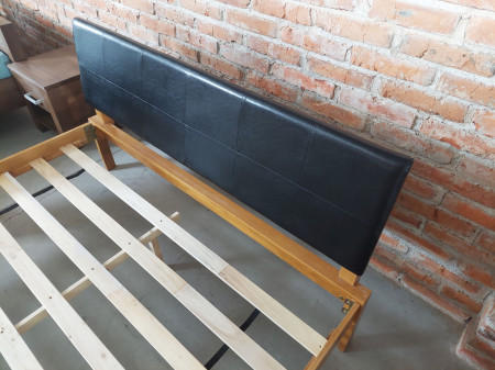 Manželská postel 160 × 200 cm