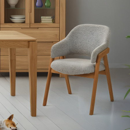 Dubova židle v šedé barvě