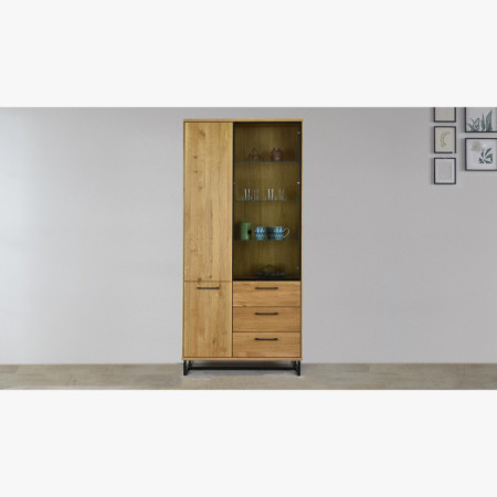 Vysoká vitrína s čiernymi kovovými nohami, Lagos 10