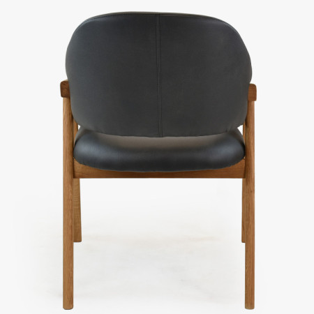 Dubová stolička s podrúčkami, čierna