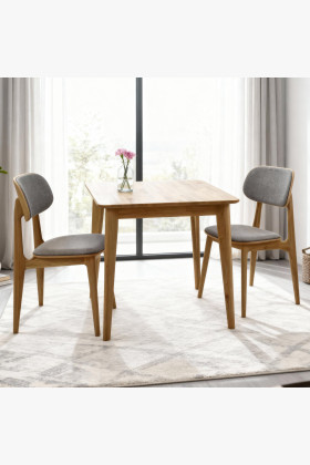 Jídelní komplet pre dvoch – stôl a stoličky z dubového dreva