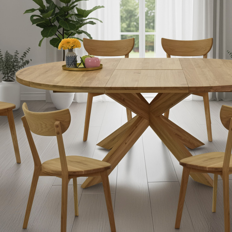 Kruhový rozkladací stôl a 4 stoličky zo dreva