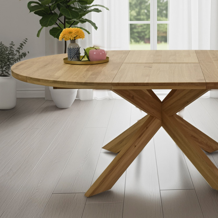 Kruhový rozkladací stôl a 4 stoličky zo dreva