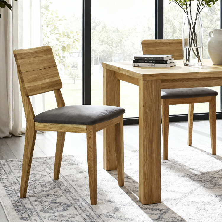 Dubový stôl 180 x 90 cm a 4 ks drevené stoličky