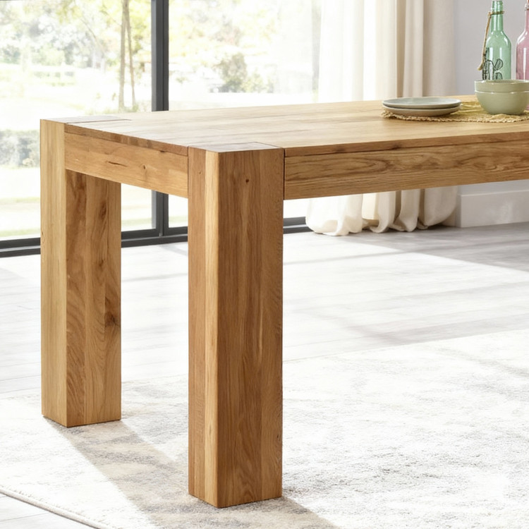 Masívny dubový jedálenský stôl 220×100 cm so 4 škandinávskymi stoličkami