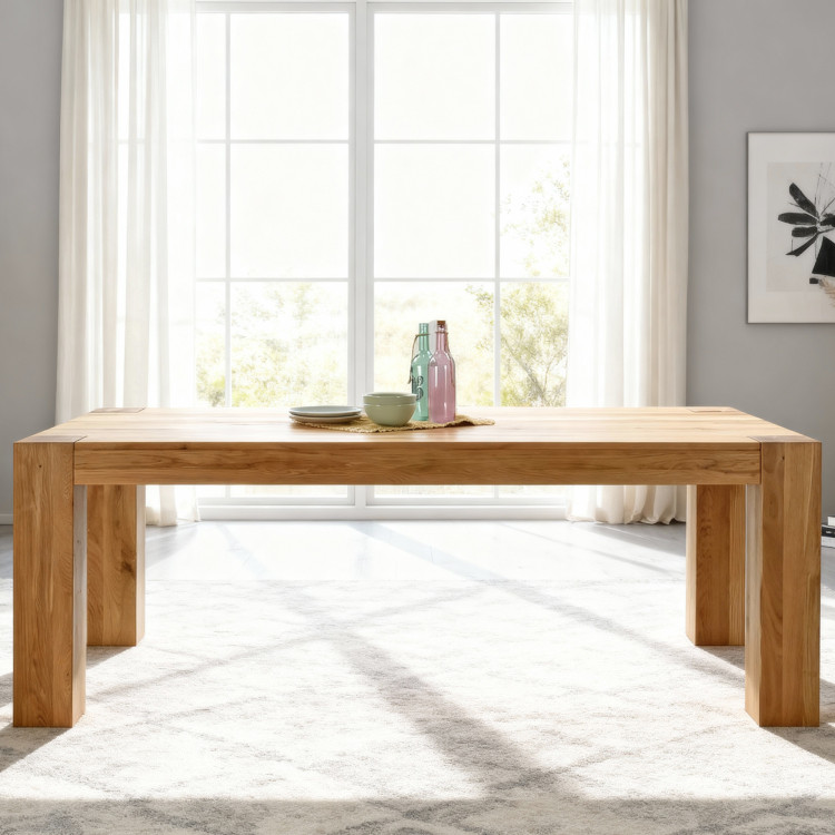 Masívny dubový jedálenský stôl 220×100 cm so 4 škandinávskymi stoličkami