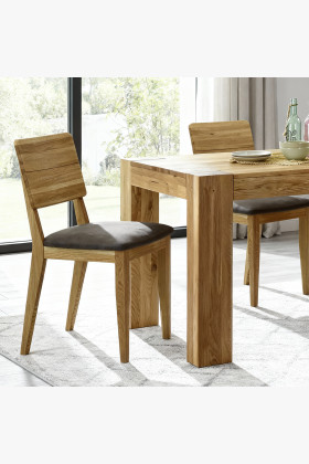 Masívny dubový jedálenský stôl 180×100 cm so 4 čalúnenými stoličkami 2