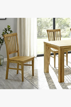 Dubová jedálenská zostava stôl 180 x 90 cm a 4 masívne stoličky 2