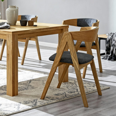 Dubová jedálenská zostava stôl a 4 čalúnené kresielka Maja grafitová