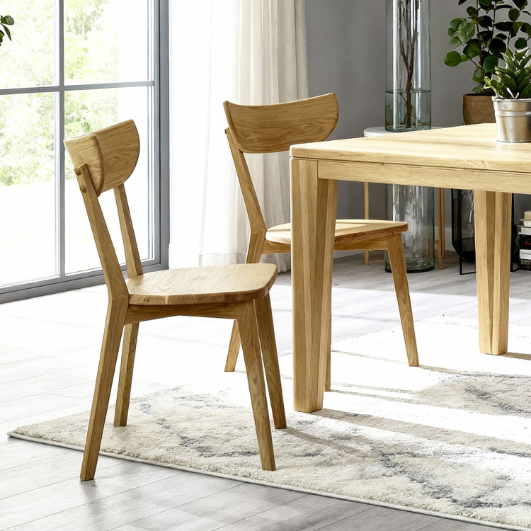 Jídelní sestava z dubového masivu – stôl York a drevená stolička Eva