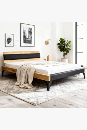 Dubová posteľ z hranolov s čiernym čalúnením 180 x 200 cm