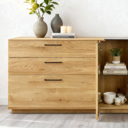 Dubová komoda 191 cm široká so sklom a dvierkami