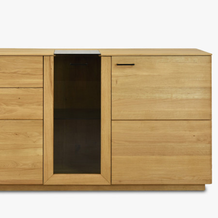 Dubová komoda 191 cm široká so sklom a dvierkami