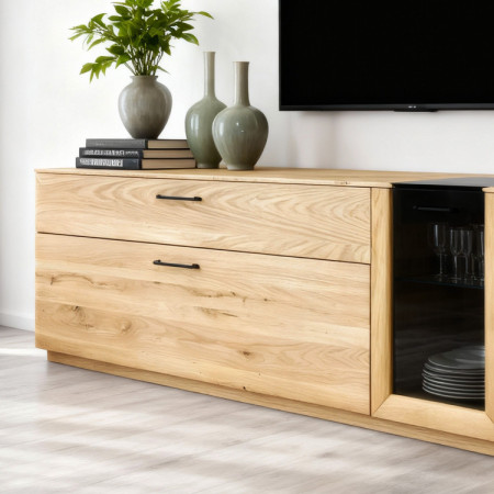 Obývacia stena z dubového dreva vitrína, police a tv komoda