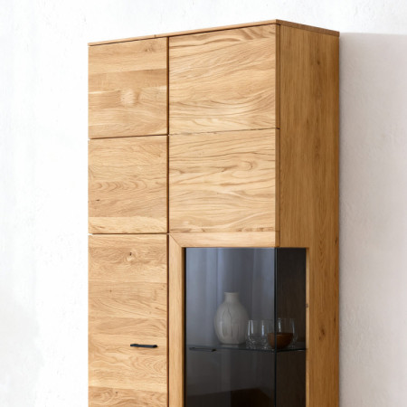 Obývacia stena z dubového dreva vitrína, police a tv komoda