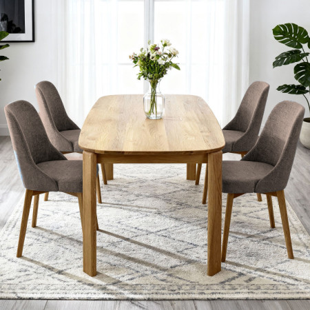 Elegantné jedálne stoličky v sivej hnedej látke a dubové nohy