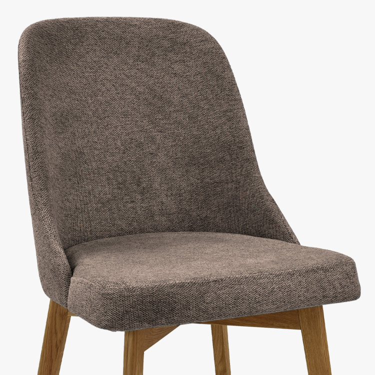 Elegantné jedálne stoličky v sivej hnedej látke a dubové nohy