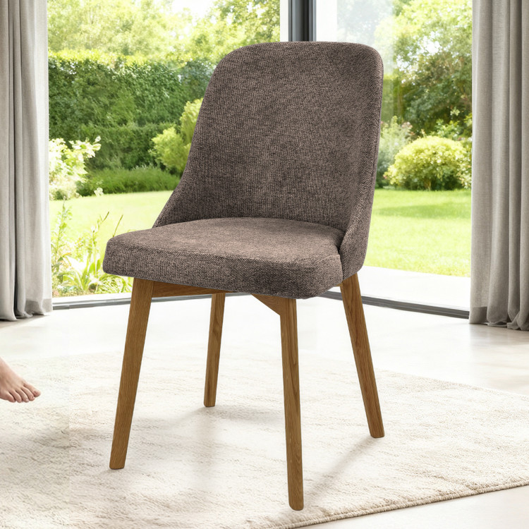 Elegantné jedálne stoličky v sivej hnedej látke a dubové nohy
