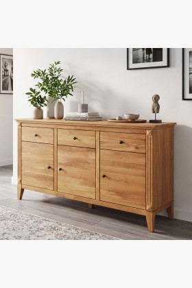Dubová komoda s dvierkami v rustikálnom štýle