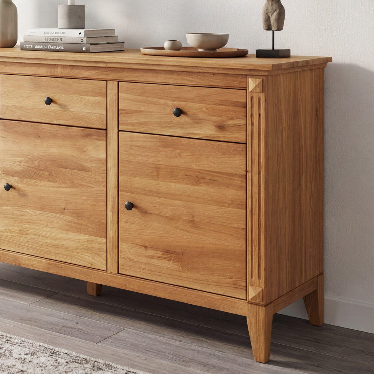 Dubová komoda s dvierkami v rustikálnom štýle