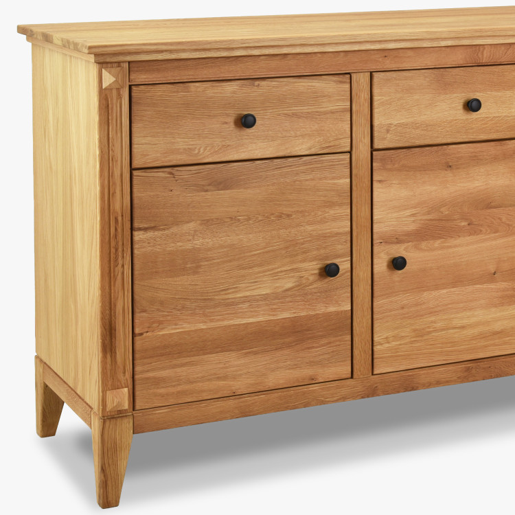 Dubová komoda s dvierkami v rustikálnom štýle