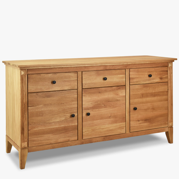 Dubová komoda s dvierkami v rustikálnom štýle