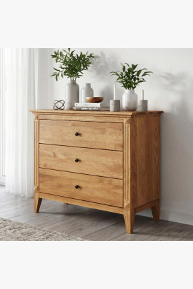 Dubová komoda s zásuvkami v rustikálnom štýle